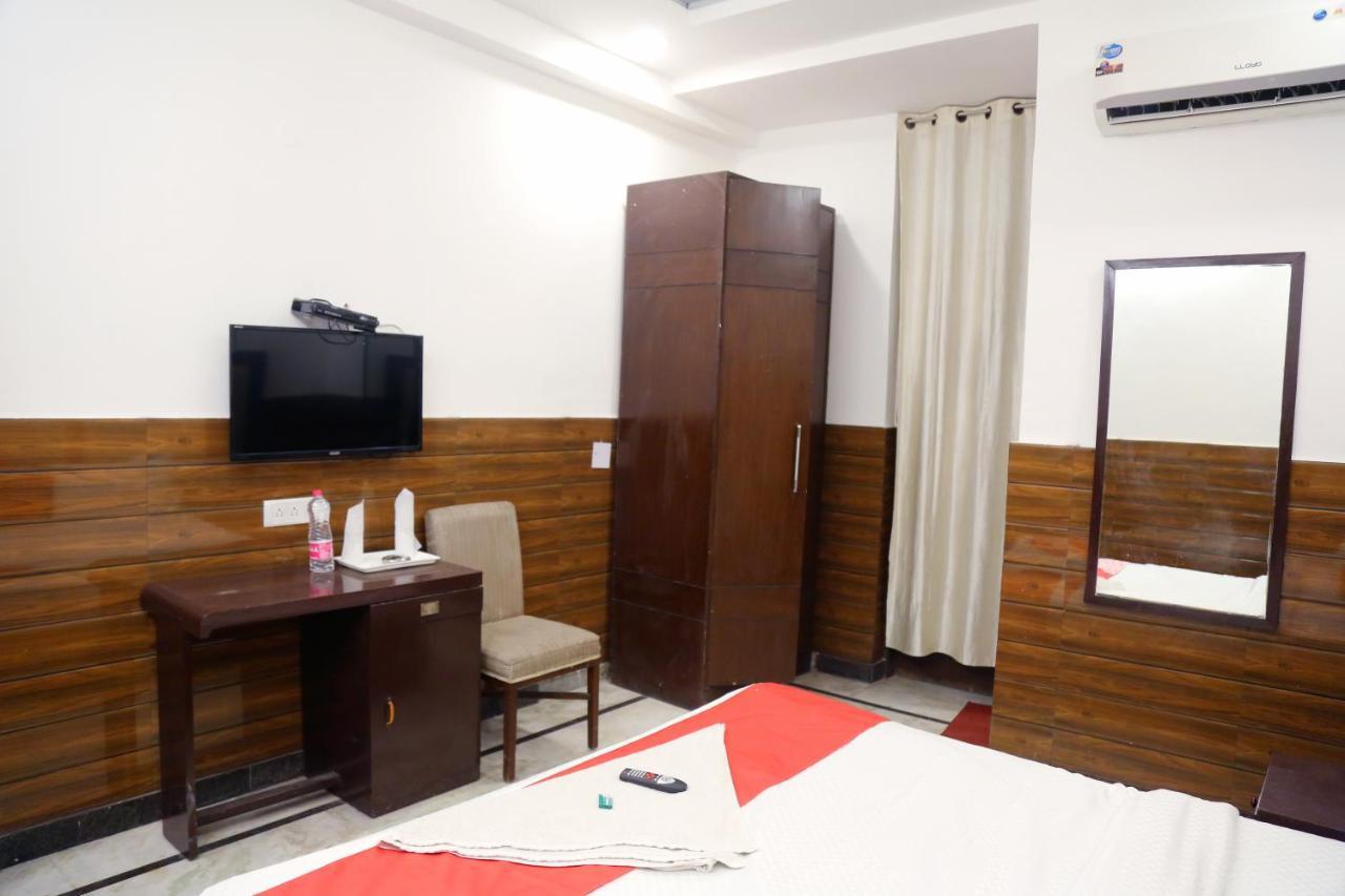 Aerocity Hotel Jindal Palace Delhi- A Well Hygiene Property"All Staff Vaccinated " 新德里 外观 照片