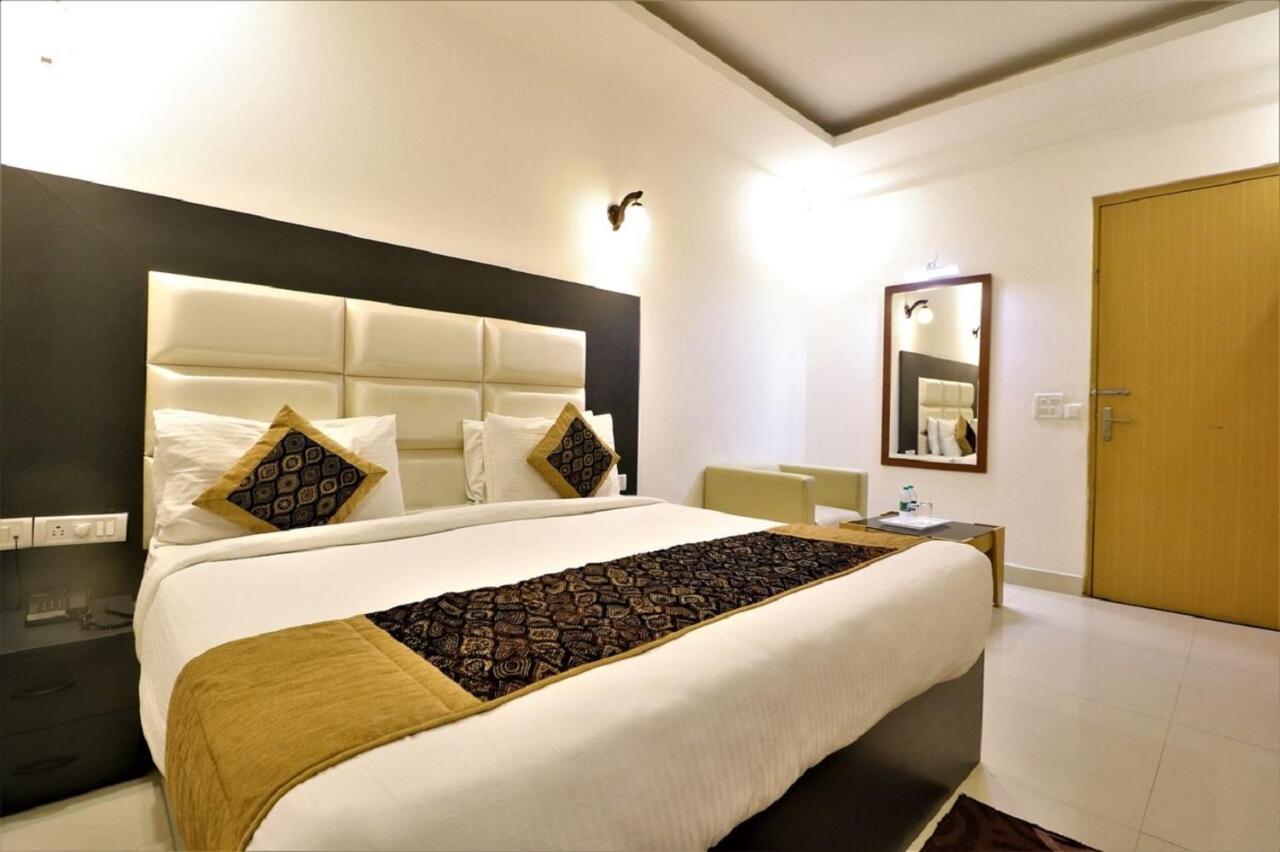 Aerocity Hotel Jindal Palace Delhi- A Well Hygiene Property"All Staff Vaccinated " 新德里 外观 照片